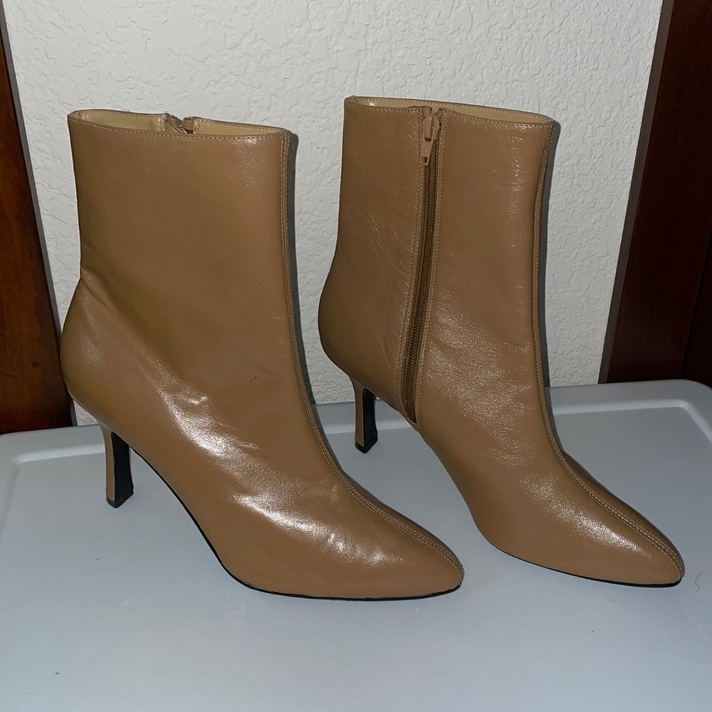 Newport News Tan 3-in High Heel